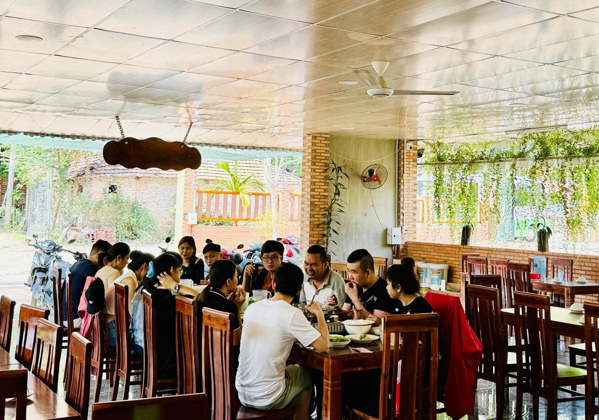 Lava Rock Viet Nam Lodge Anhfly Resort Nam Cat Tien Exterior photo