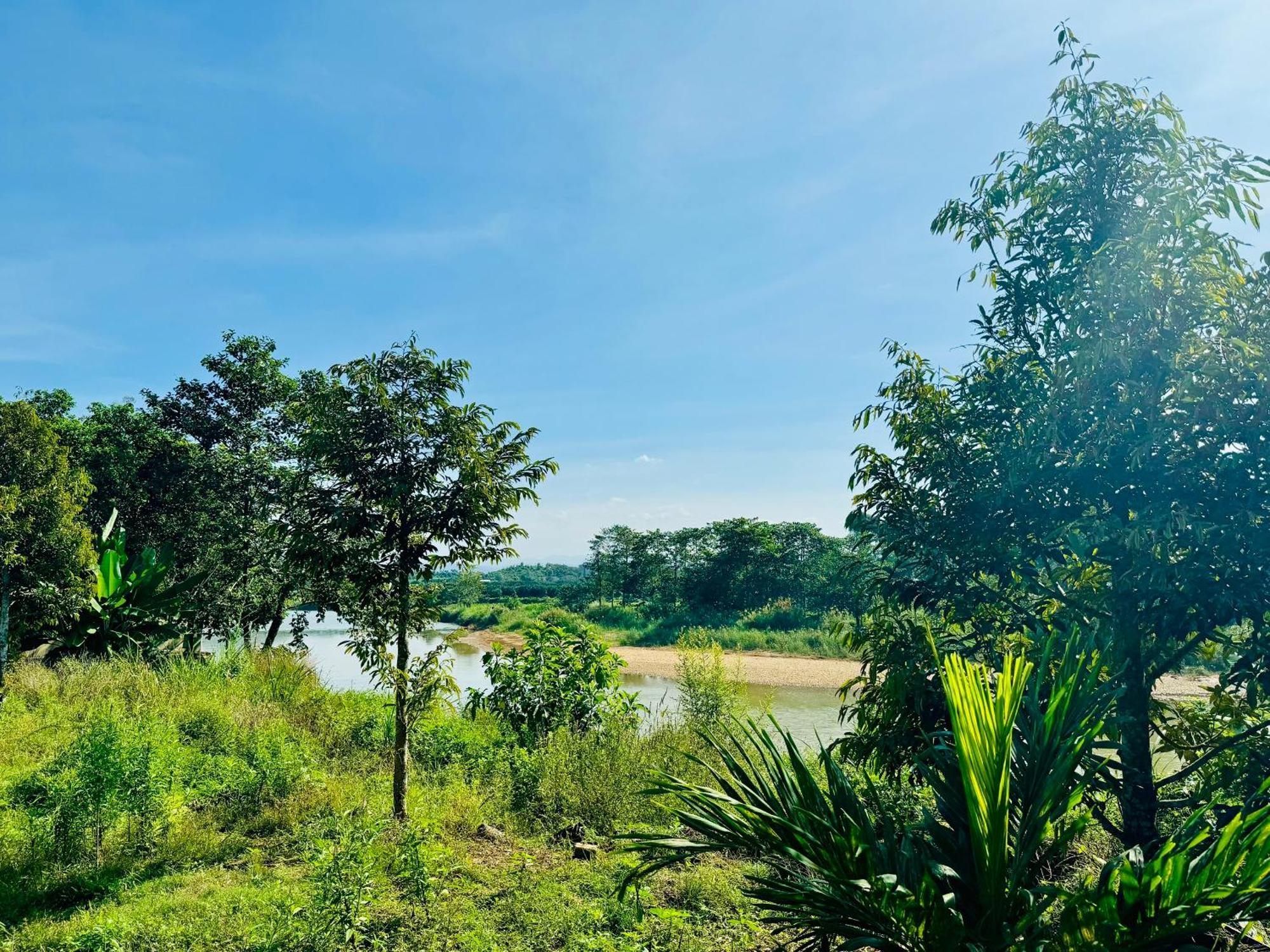 Lava Rock Viet Nam Lodge Anhfly Resort Nam Cat Tien Exterior photo