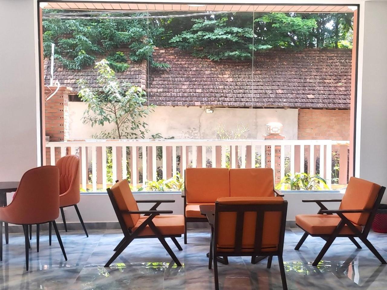 Lava Rock Viet Nam Lodge Anhfly Resort Nam Cat Tien Exterior photo