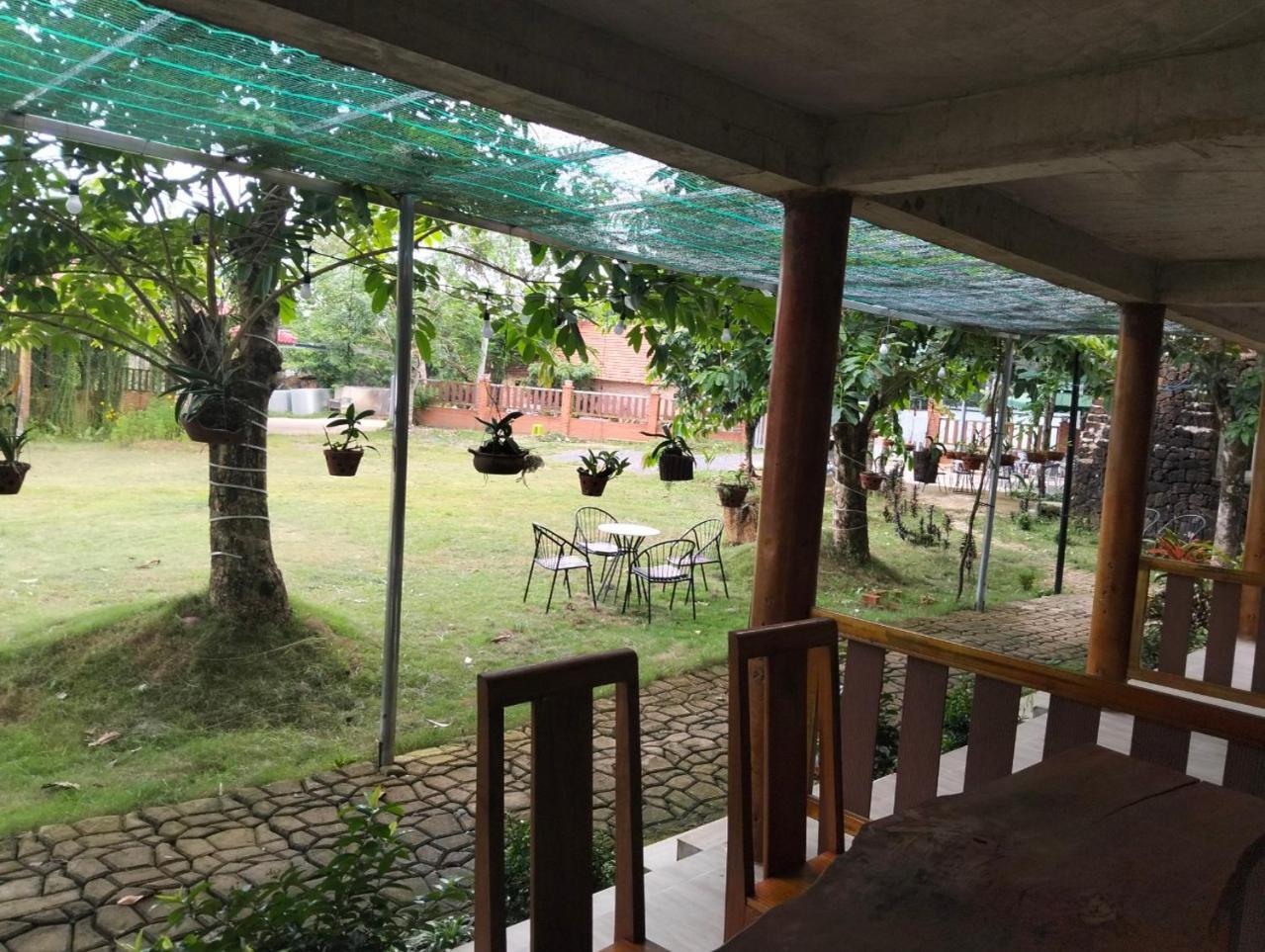 Lava Rock Viet Nam Lodge Anhfly Resort Nam Cat Tien Exterior photo